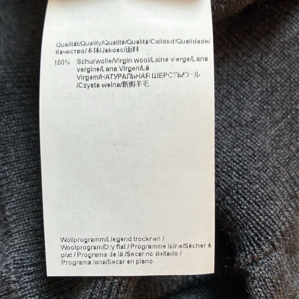 Hugo Boss - Picture 16 of 16